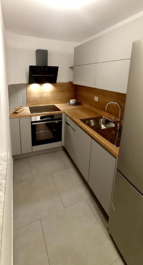 M & M Appartement Izola Buitenkant foto