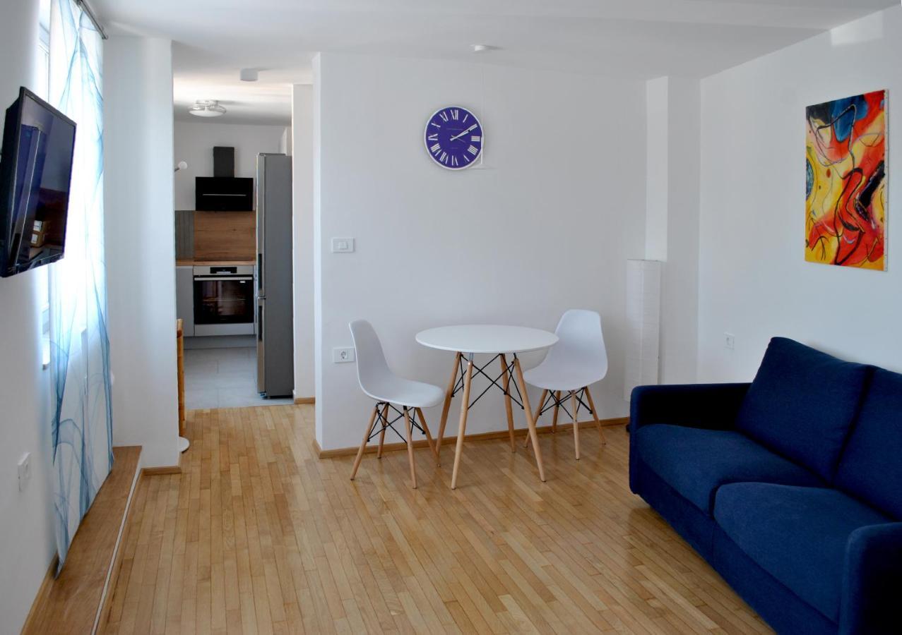 M & M Appartement Izola Buitenkant foto